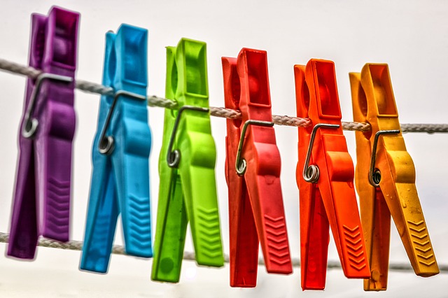 Tender ropa pinzas